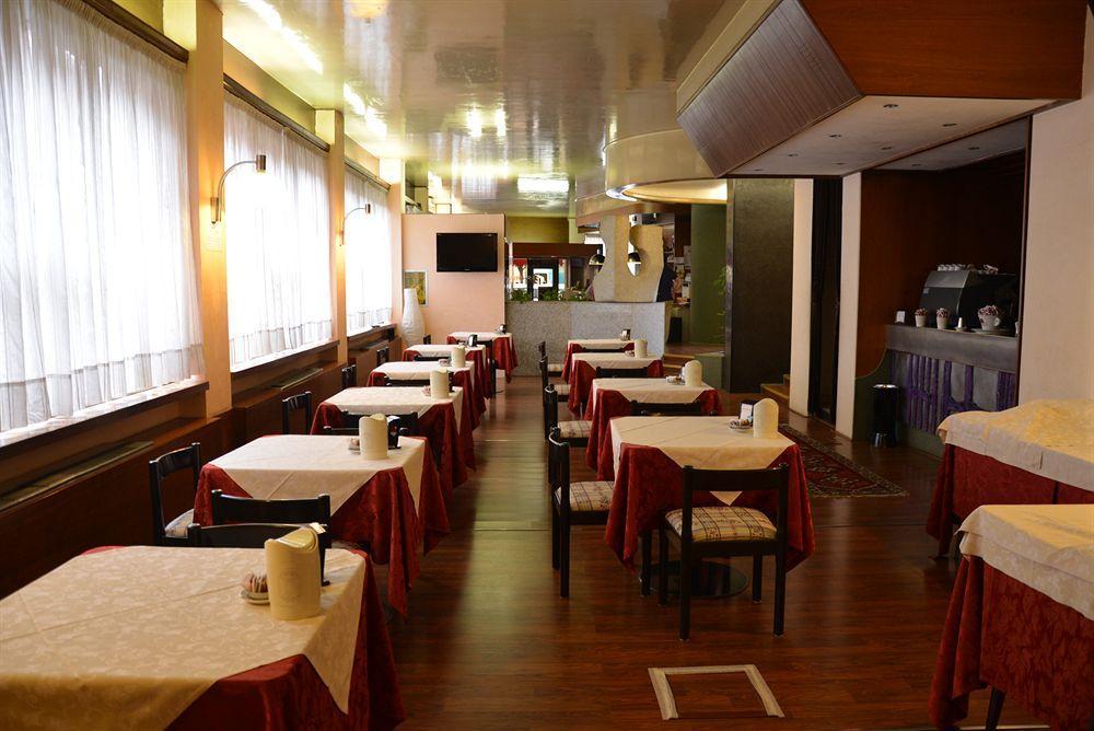 Hotel Salieri เลนญาโก ภายนอก รูปภาพ