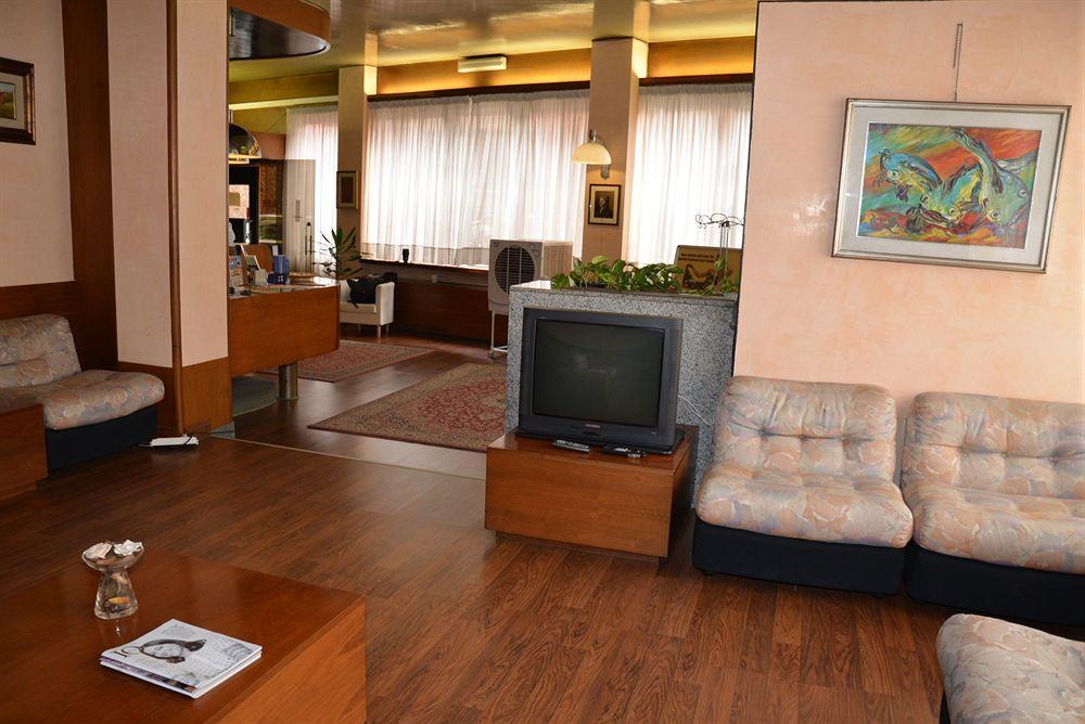 Hotel Salieri เลนญาโก ภายนอก รูปภาพ