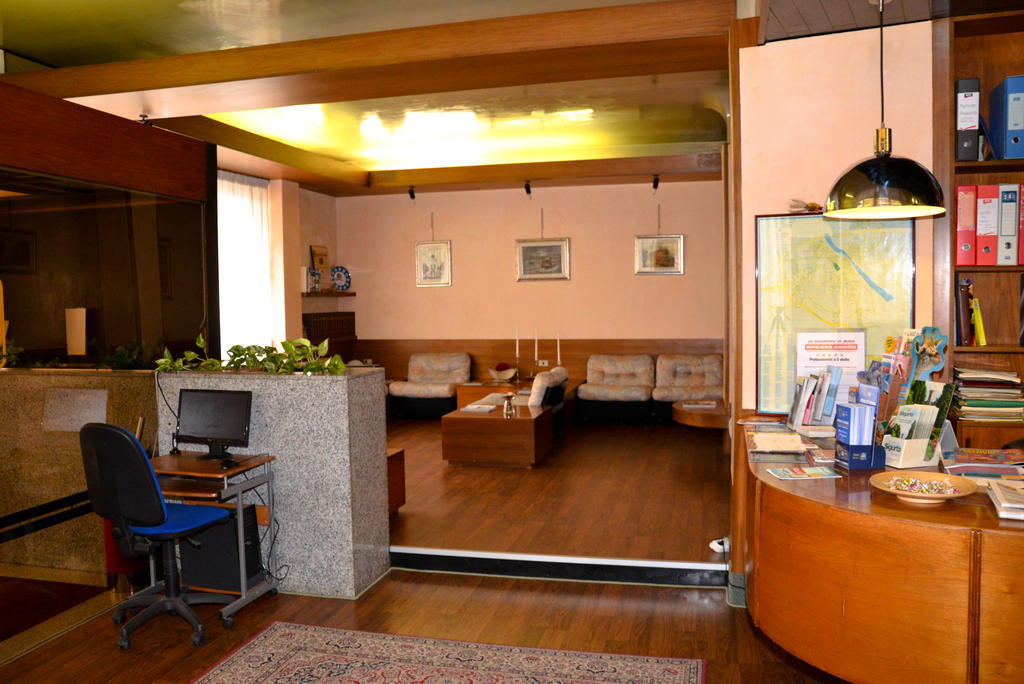 Hotel Salieri เลนญาโก ภายนอก รูปภาพ