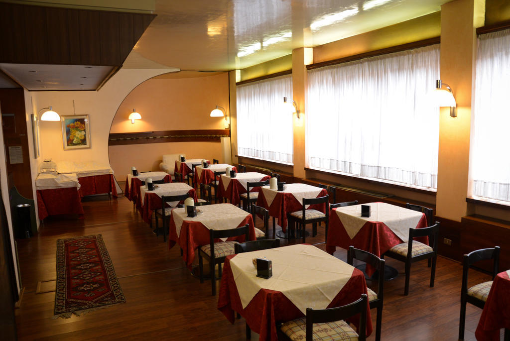 Hotel Salieri เลนญาโก ภายนอก รูปภาพ
