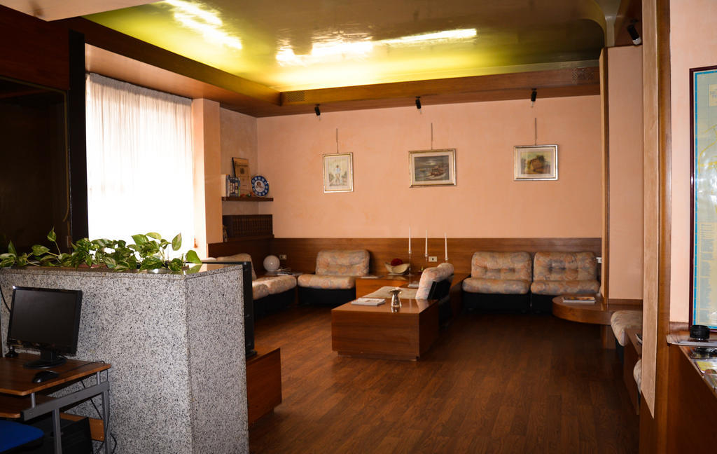 Hotel Salieri เลนญาโก ภายนอก รูปภาพ
