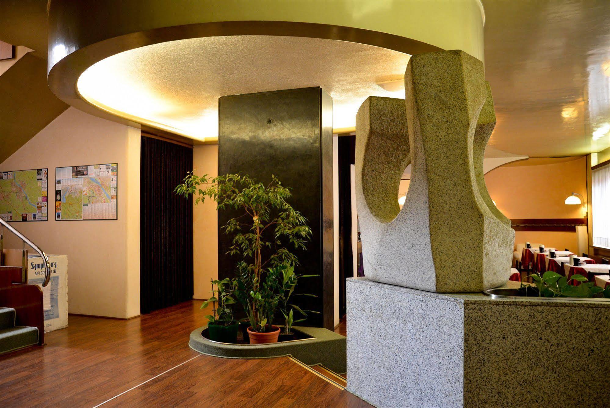 Hotel Salieri เลนญาโก ภายนอก รูปภาพ