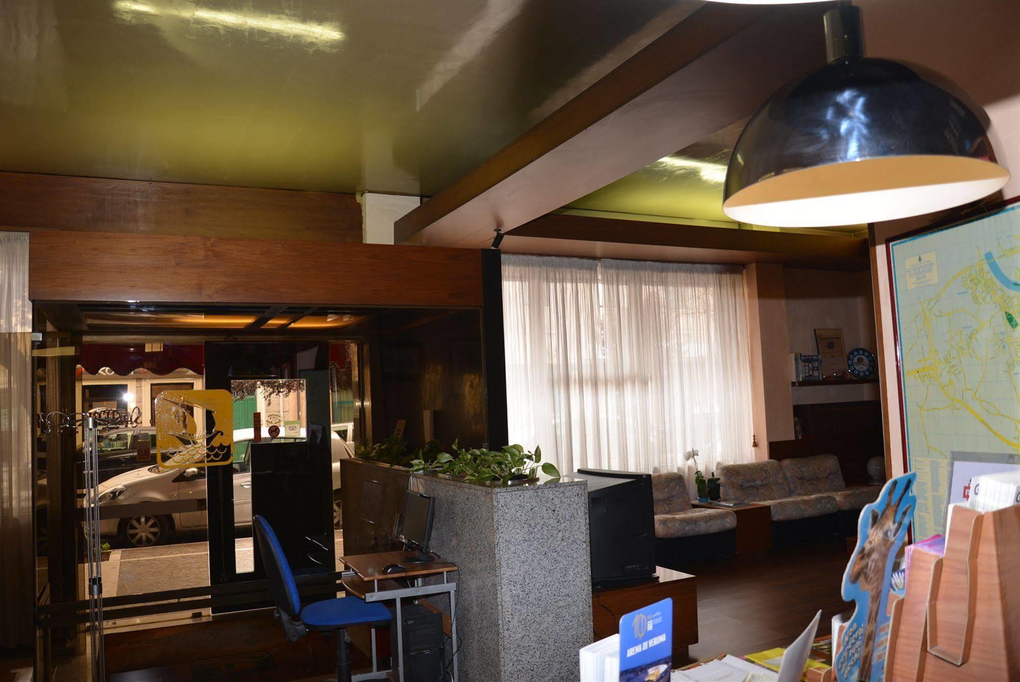 Hotel Salieri เลนญาโก ภายนอก รูปภาพ