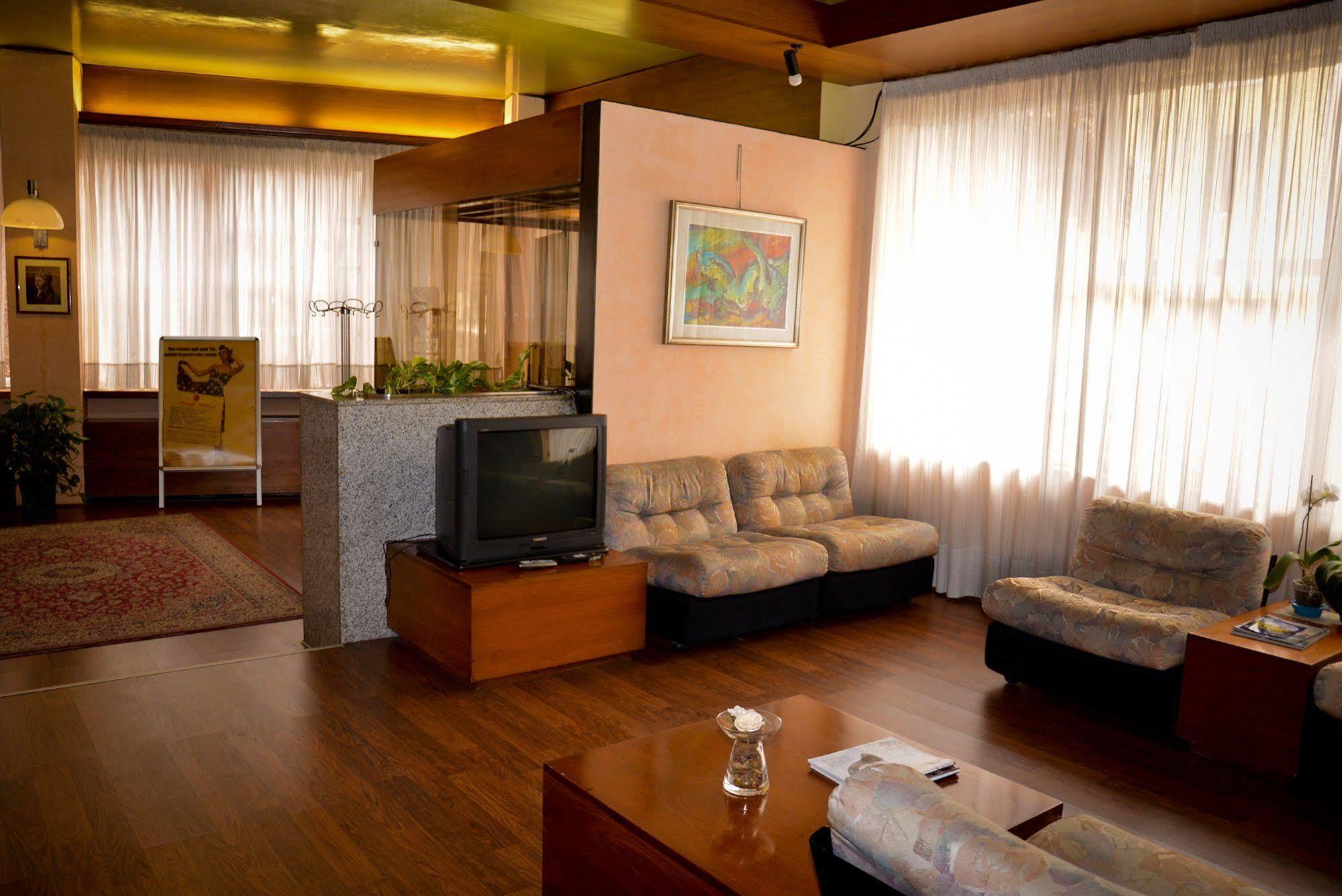 Hotel Salieri เลนญาโก ภายนอก รูปภาพ