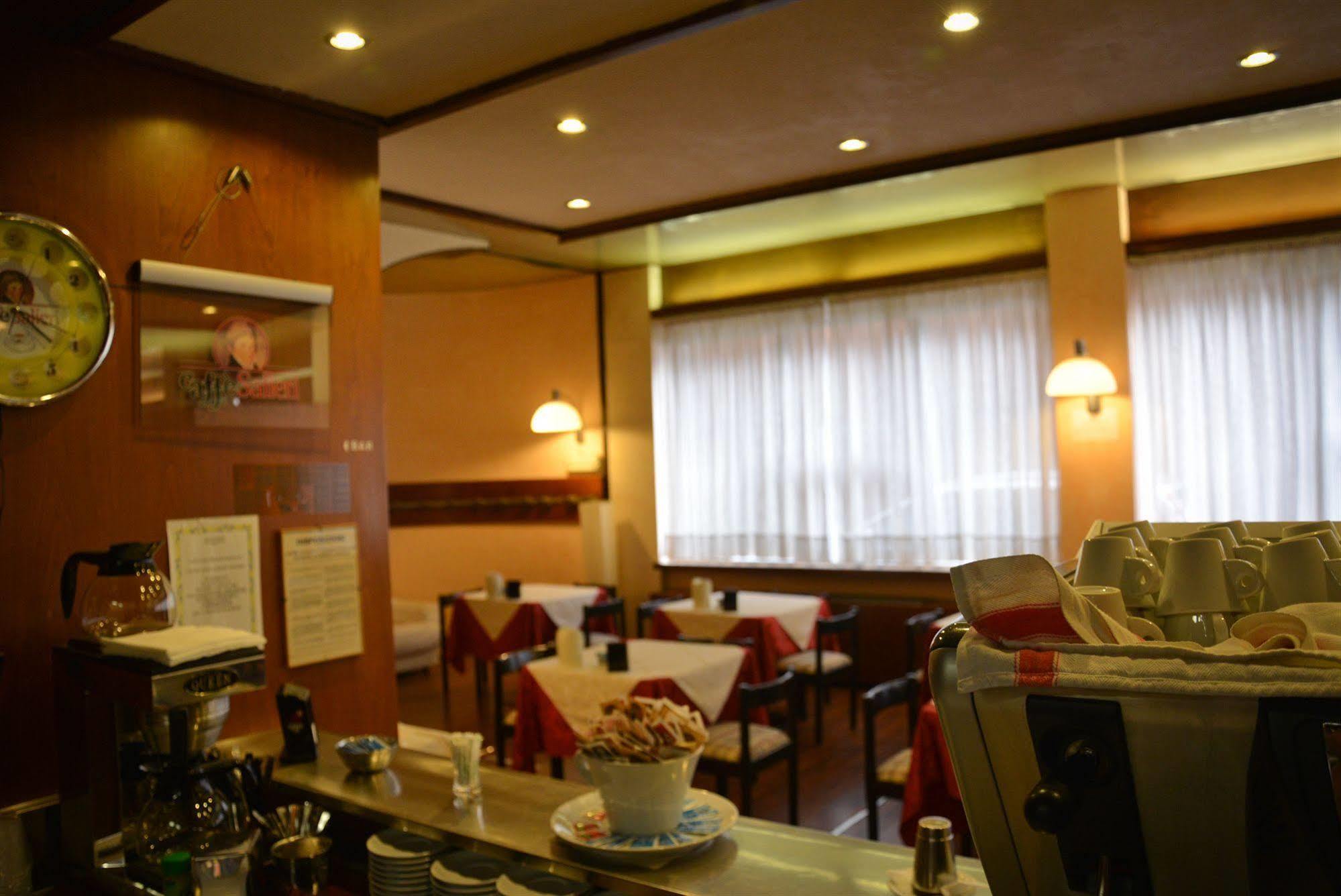 Hotel Salieri เลนญาโก ภายนอก รูปภาพ