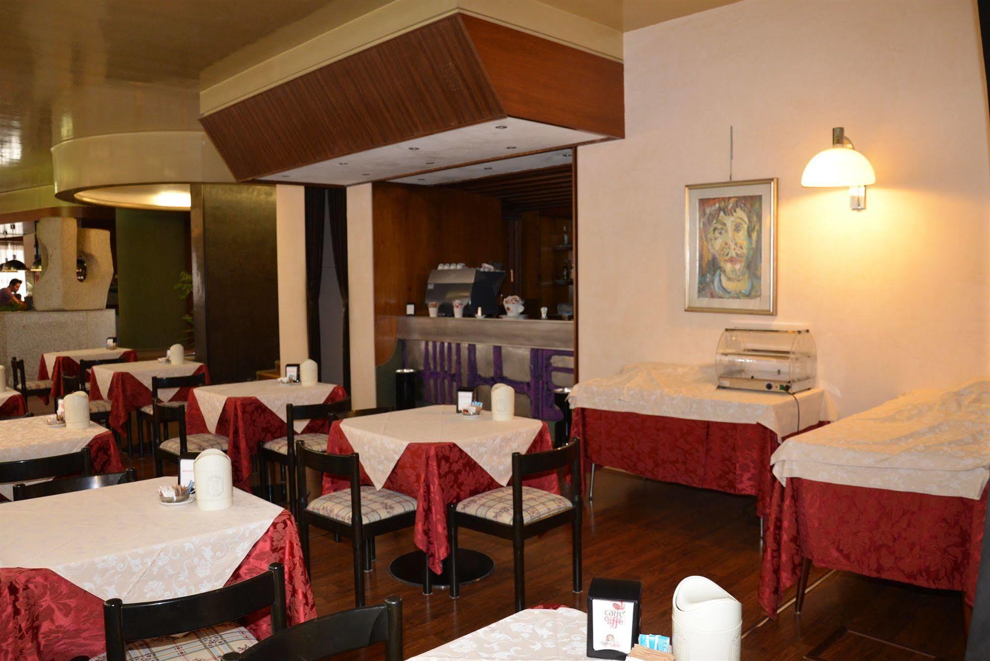 Hotel Salieri เลนญาโก ภายนอก รูปภาพ