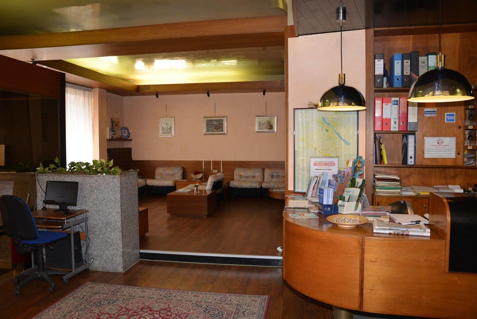 Hotel Salieri เลนญาโก ภายนอก รูปภาพ