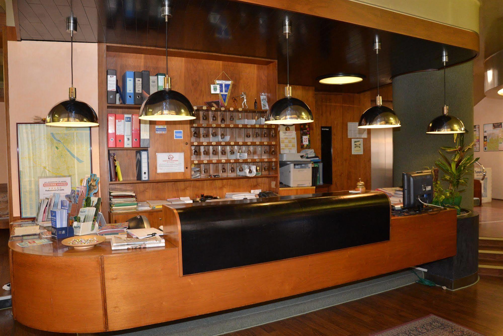 Hotel Salieri เลนญาโก ภายนอก รูปภาพ